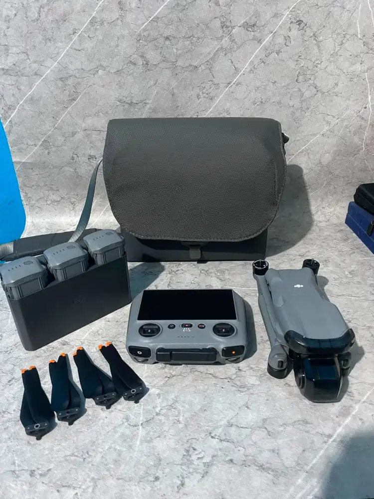 DJI Air 3 Fly More Combo RC2