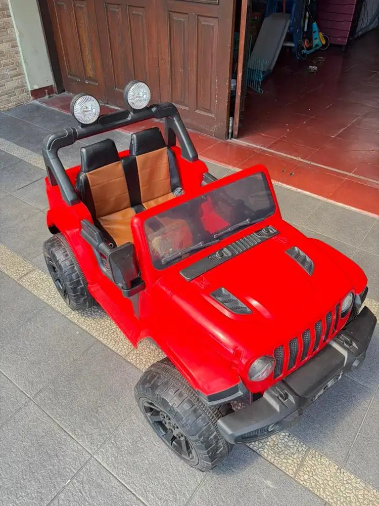 Mobil jeep aki anak