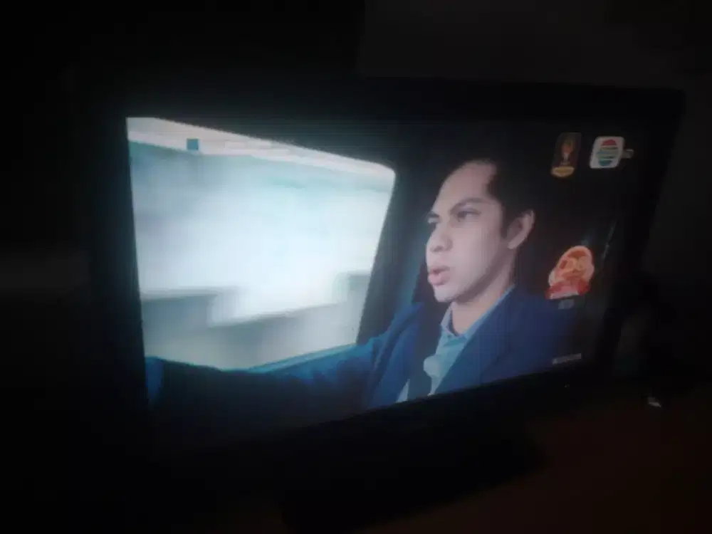 Dijual tv lcd 32 in normal
