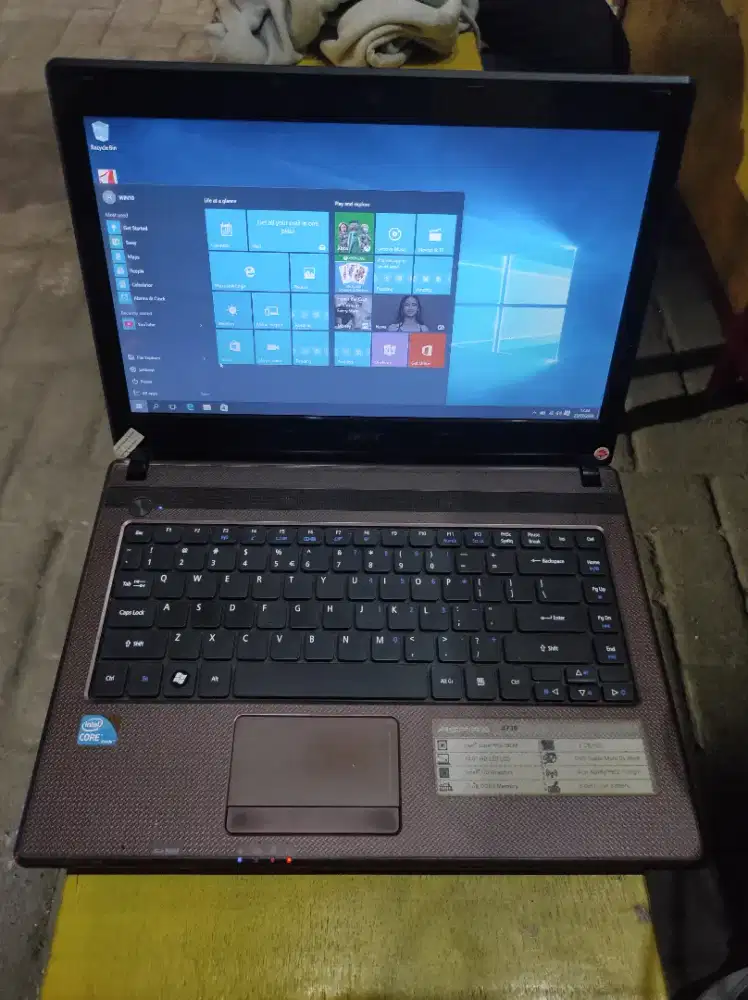 Laptop acer core i3normal semua tidak ada minus