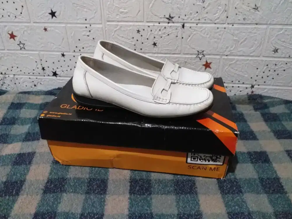 Sepatu Mel's Flatshoes Kulit Original Size 35-36