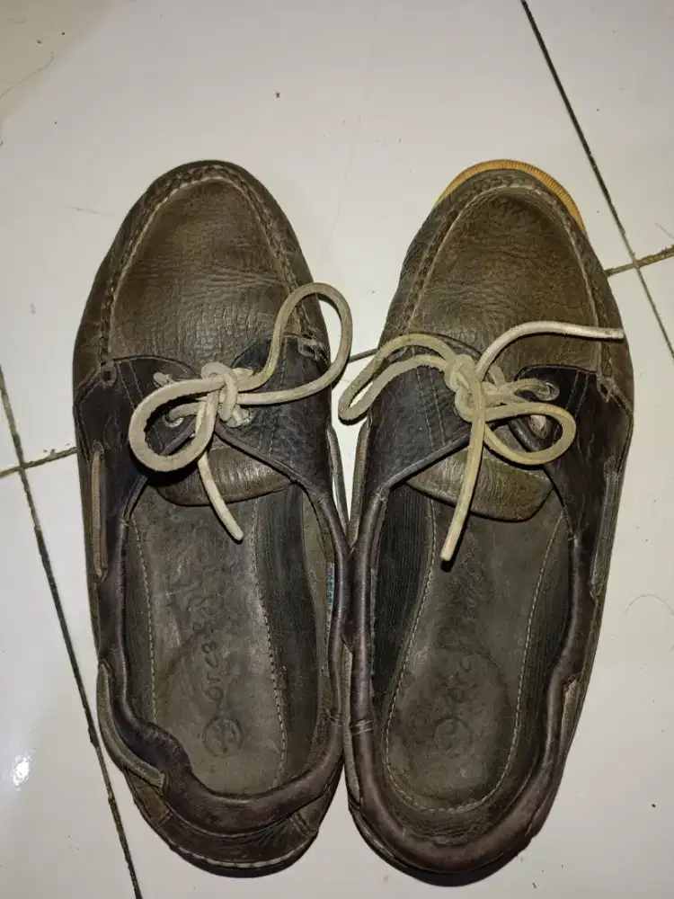 Dijual Sepatu Santai Kulit Orca Bay siap pakai size 42