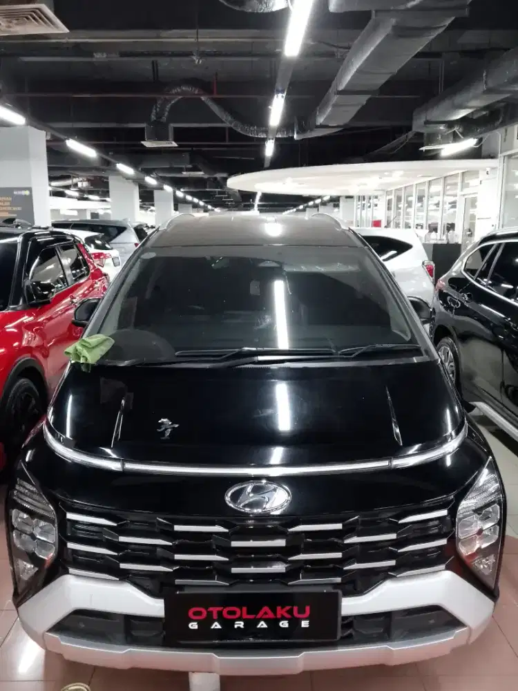 Hyundai Stargazer X Prime 6 Seater Warna Hitam
