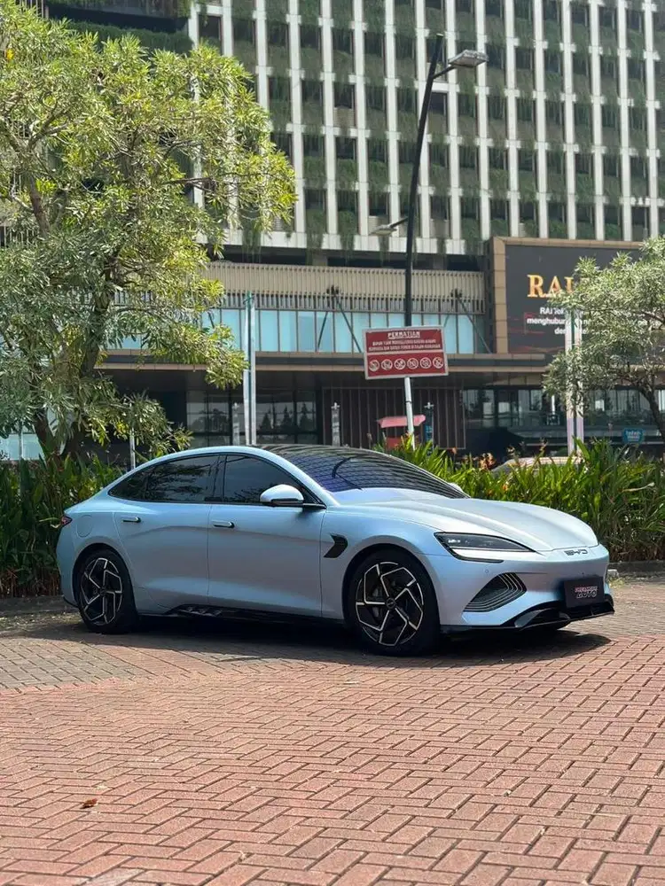 BYD M6 AWD NIK 2024 Arctic Blue