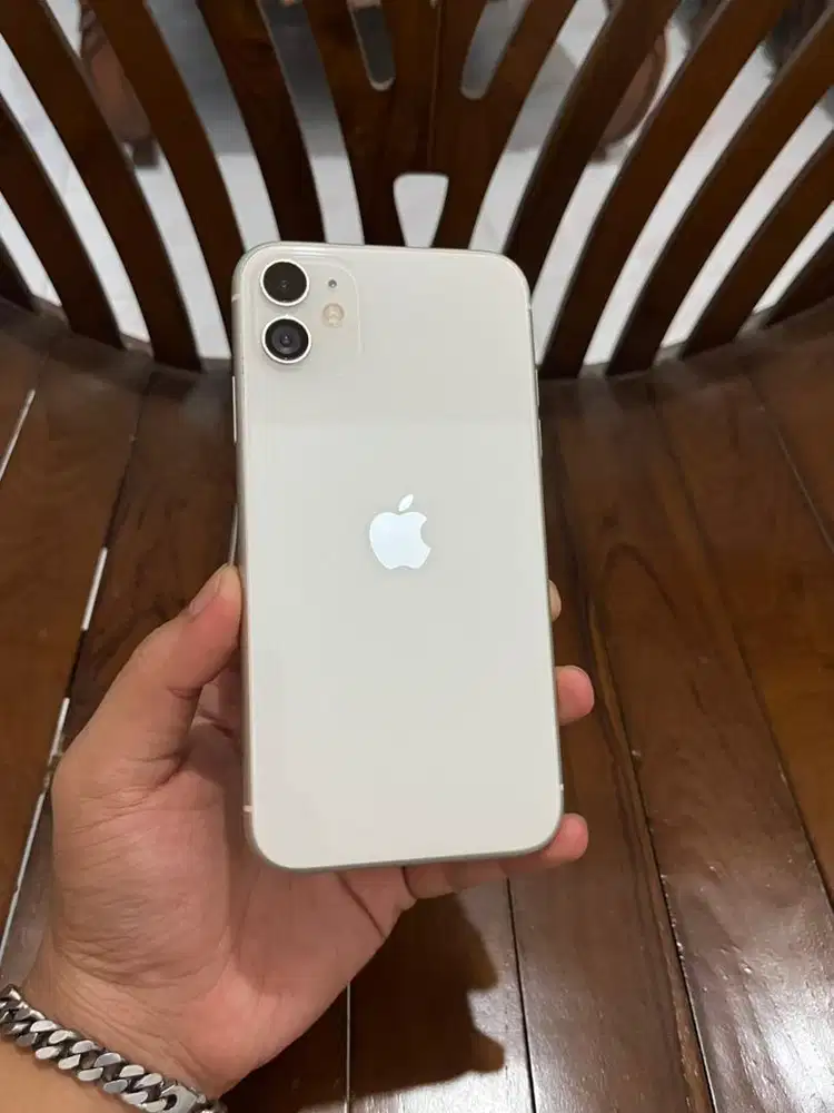 Iphone 11 64gb White, Inter Bisa Semua Kartu, Mulus Fullset