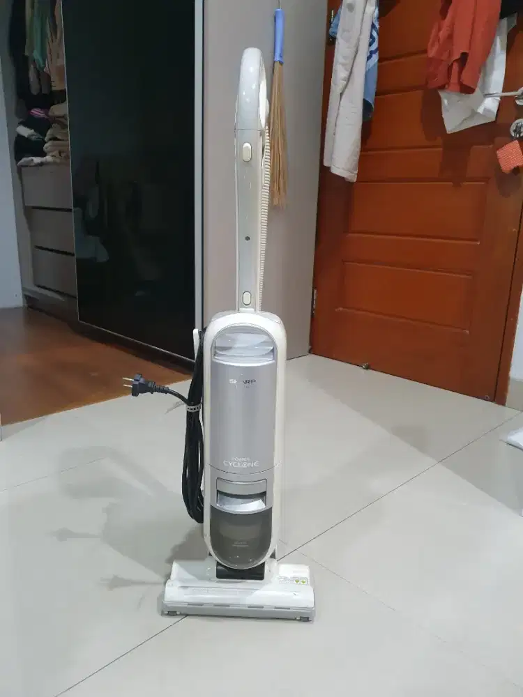 Sharp EC-ST10S Vacuum Cleaner