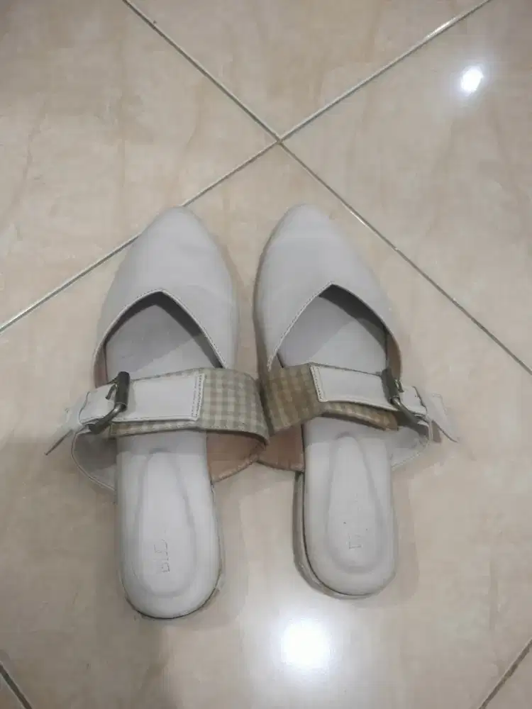 Gratis Sandal Mules Bloomberg