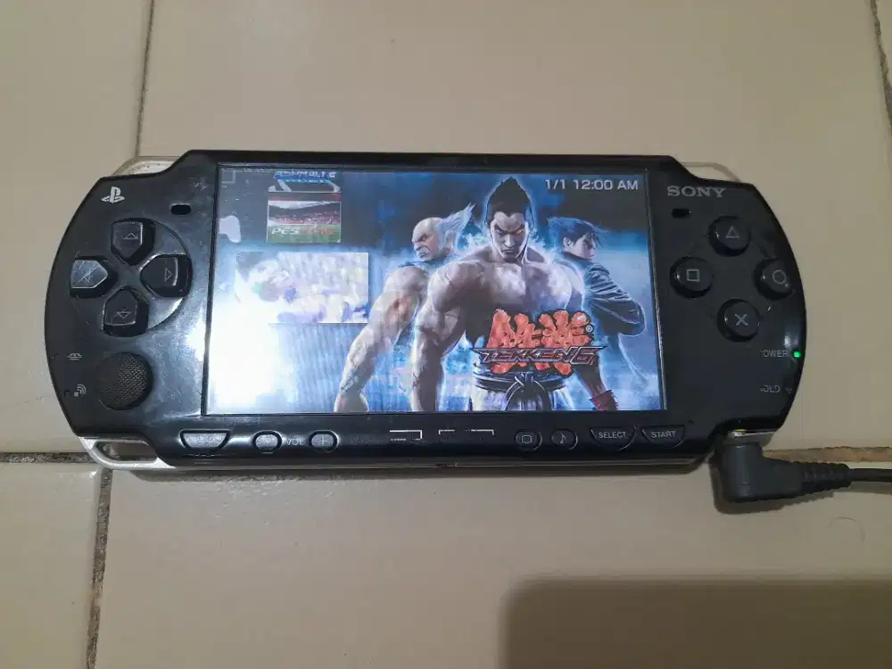 Jual Psp Slim Seri 2000 Normal. Mines gak ada baterai nya