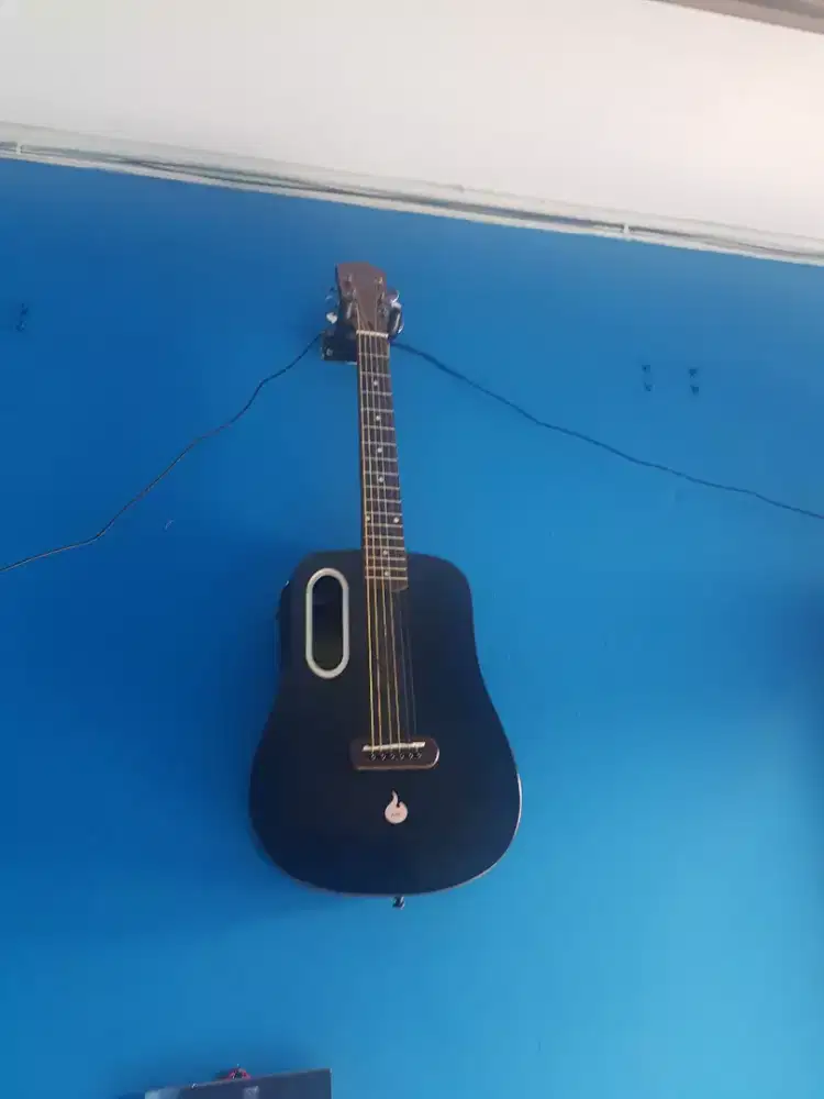 Gitar akustik elektrik kustom