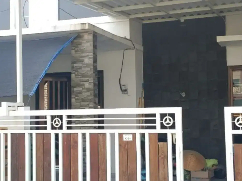 Rumah Siap Huni di Randupadangan Menganti Gresik Hadap *Timur*Row jalan 2 mobil