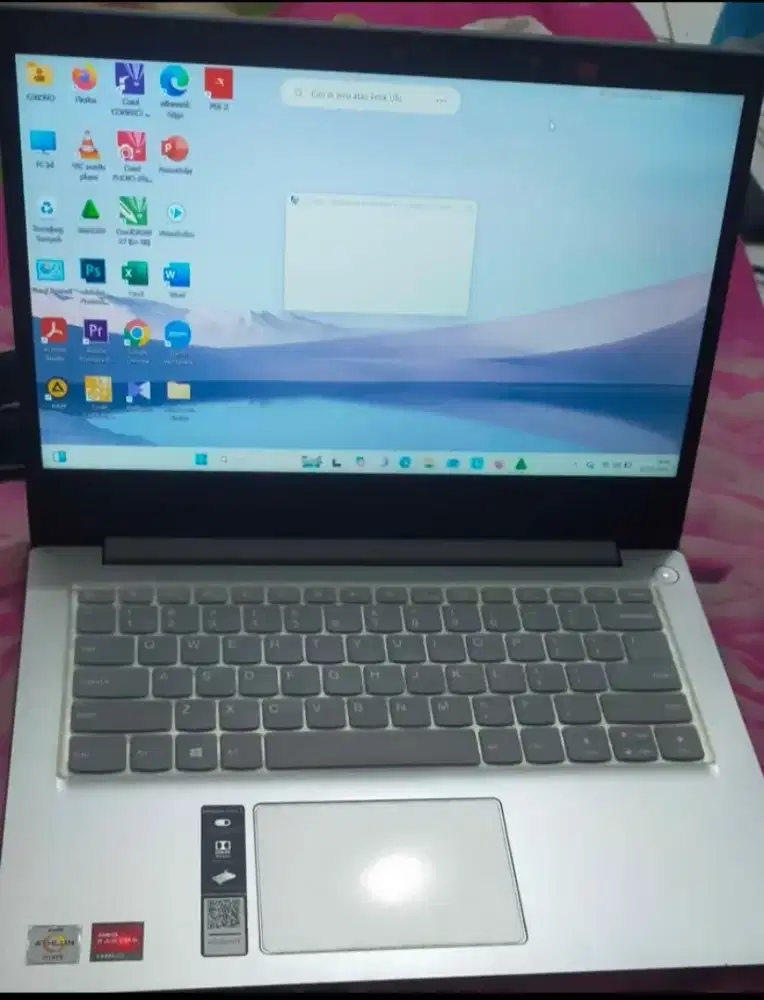 LAPTOP LENOVO IDEAPAD SLIM 3 3050U