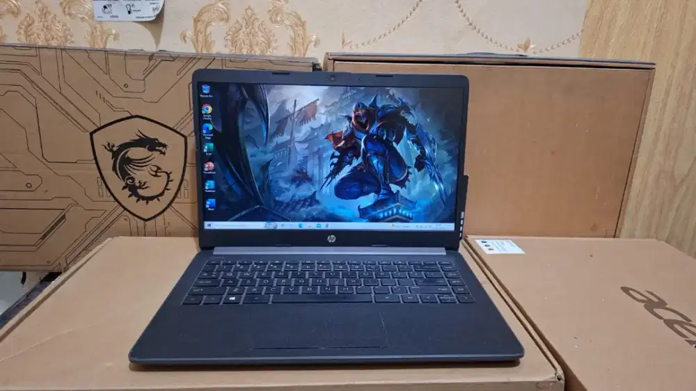 laptop hp 240 g8 core i3-1005g1 ram 12 gb ssd 256 gb masih nego