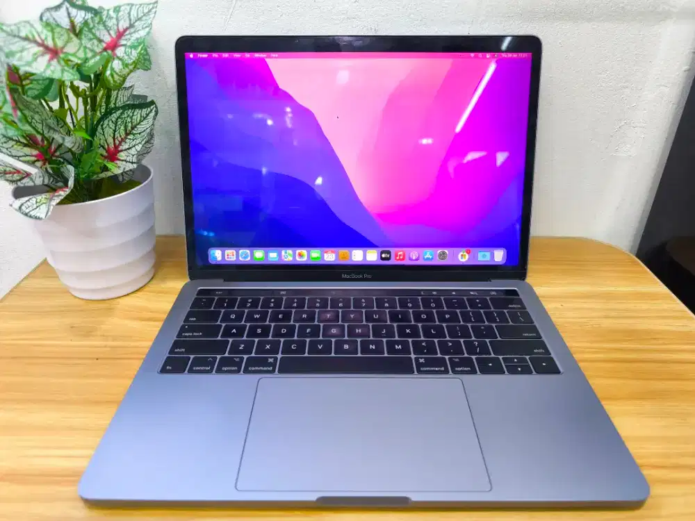 Macbook Pro Touchbar 2016 Grey
Ci5/RAM 16GB/SSD 256GB/CC 380 Normal