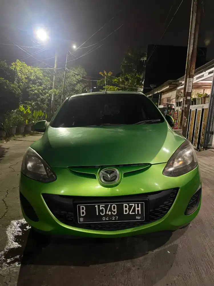 Mazda 2 AT 2012