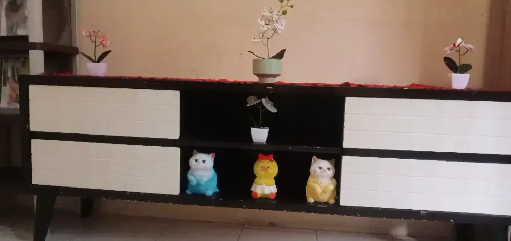 Lemari Tv / pajangan