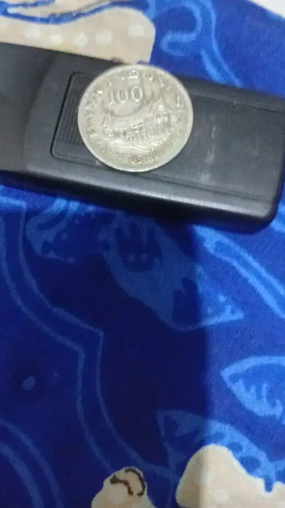 Koin seratus rupiah logam