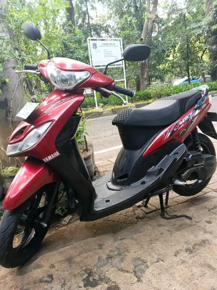 JUAL CEPAT MIO SMILE WARNA MERAH MAROON TAHUN 2010 SURAT LENGKAP