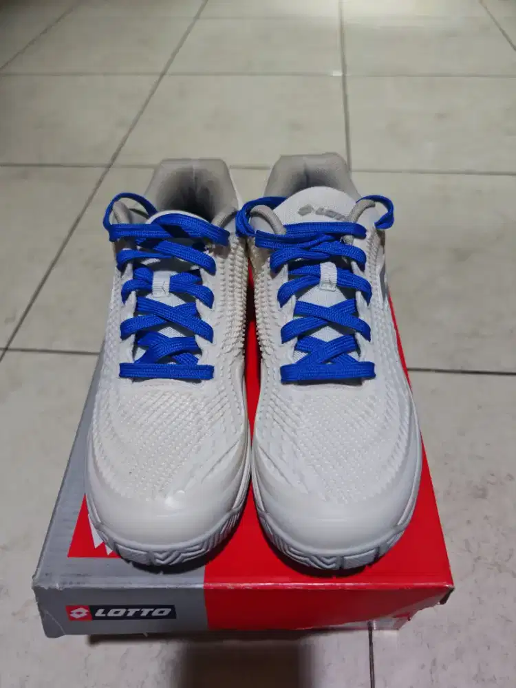 SEPATU BADMINTON LOTTO