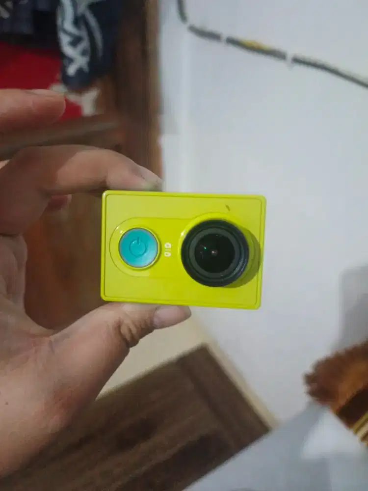 Xiomi yi warna kuning
