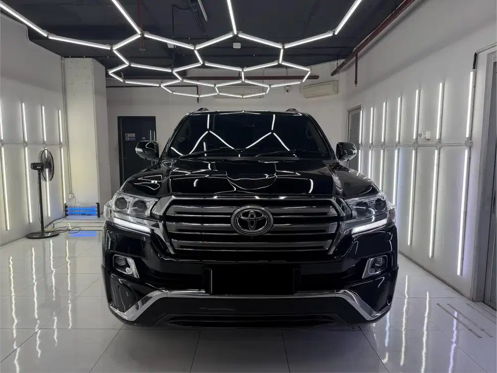 [ SAHARA ] Land Cruiser VXR200 V8 4WD facelift
