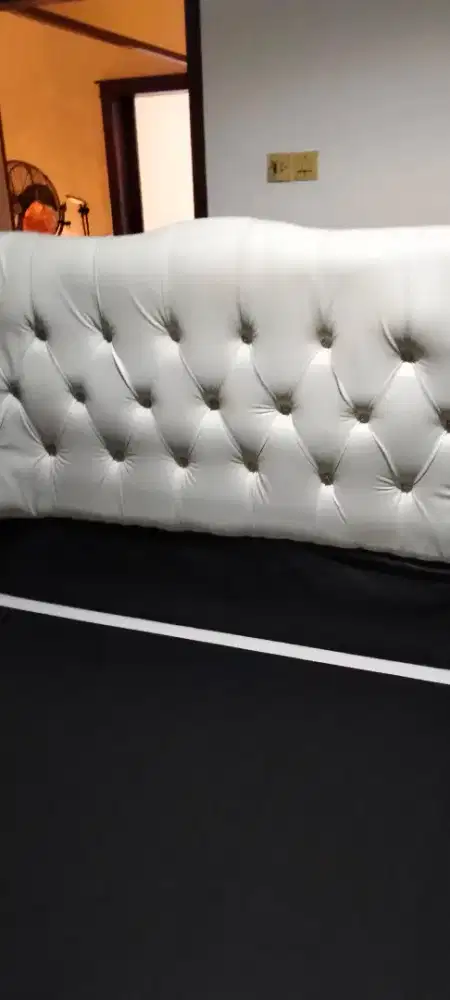 Ranjang Divan Crown