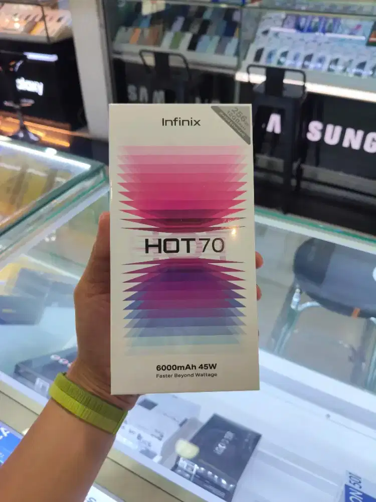Infinix Hot 70 4/128 Baru