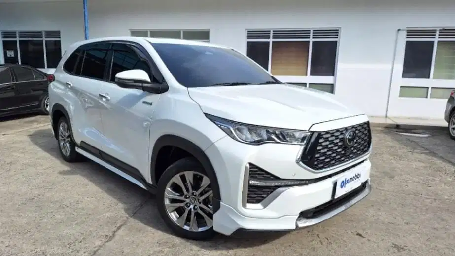 TOYOTA KIJANG INNOVA 2.0 ZENIX Q HV CVT TSS MODELLISTA HYBRID-AT