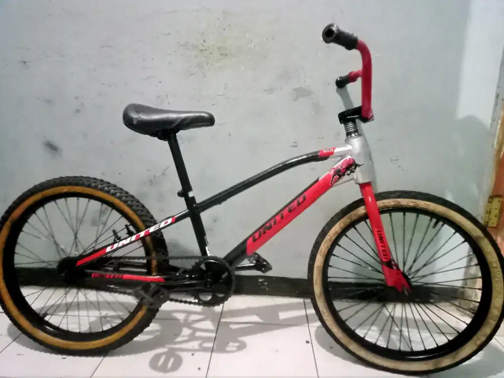 Dijual sepeda BMX merk UNITED ring 20 kondisi bagus keker rem torpedo