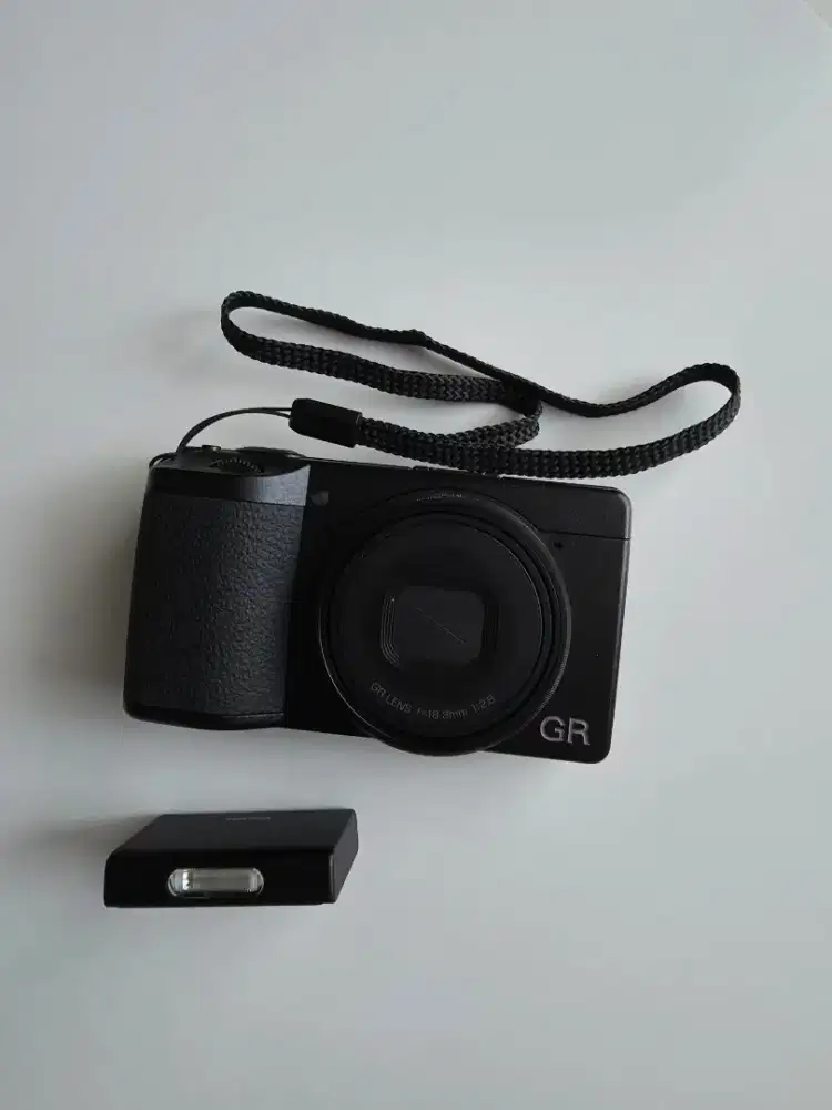 Ricoh GR4 garansi resmi.