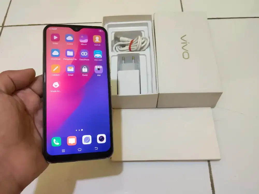 VIVO Y17 RAM 8GB / 256GB 4G LTE Duos 6.35in Fingerprint Komplit