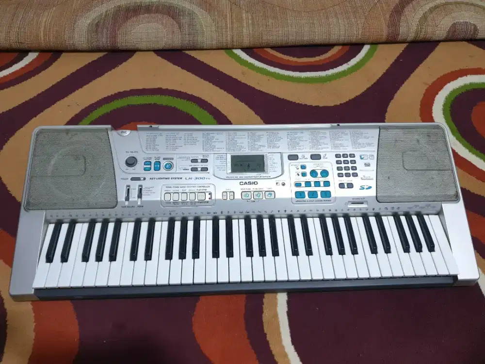 Keyboard casio LK 300