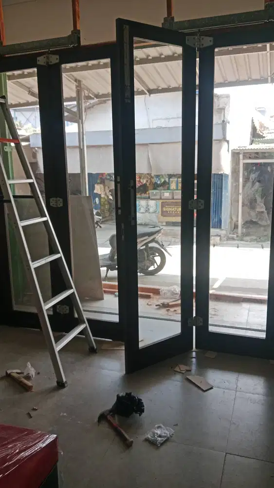 Tukang bangunan harian/borongan