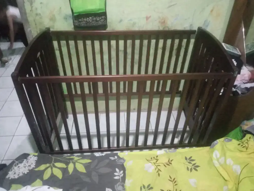 Box bayi kayu jati tempat tidur bayi