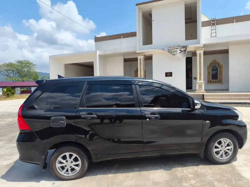 Toyota Avanza hitam upgrade G 2018