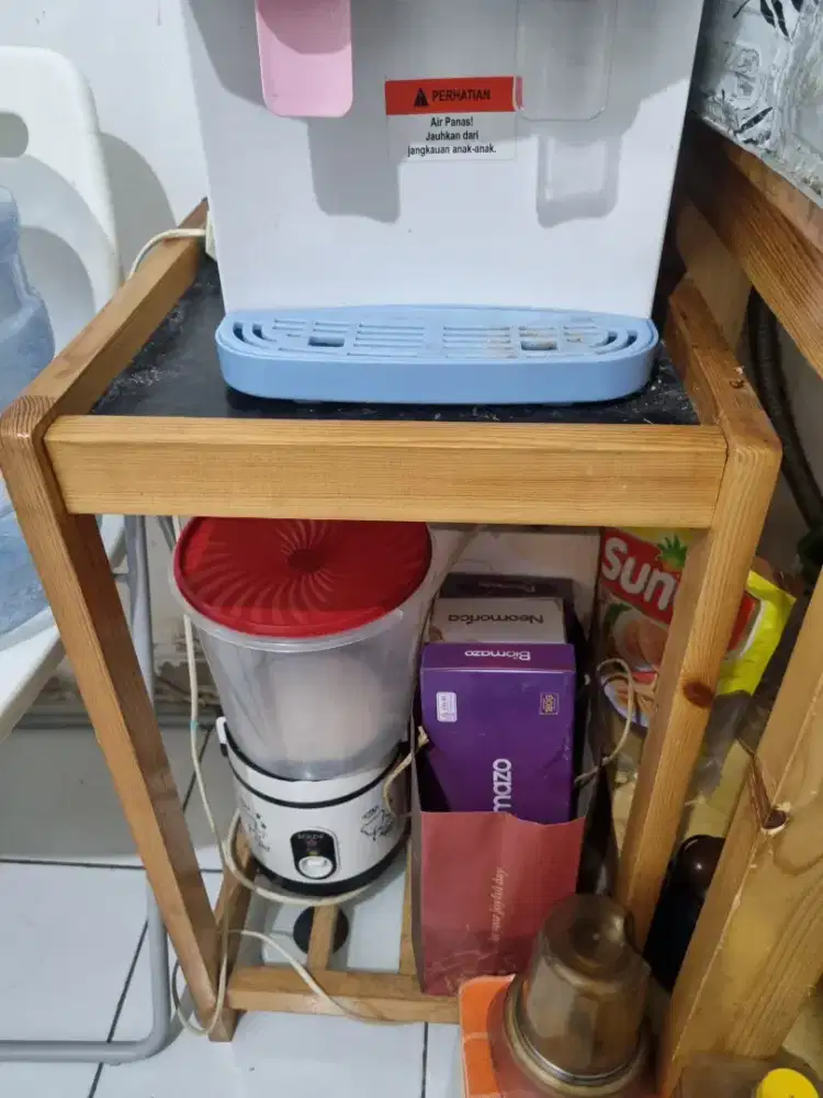 Rak dispenser air