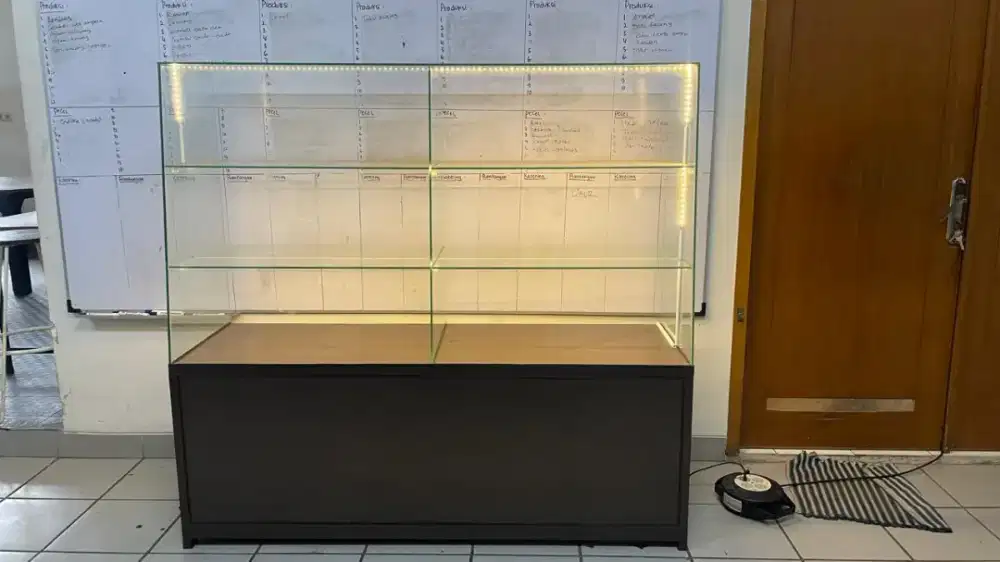 Dijual 2 unit Etalase Display Roti Second