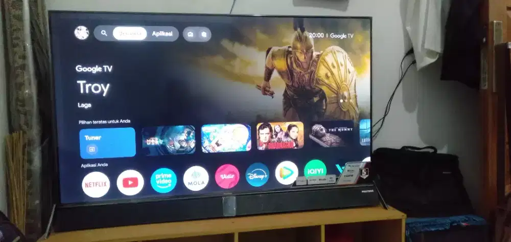 Like new! Polytron cinemax 50 inch 4K Ultra Soundbar subwoofer netflix