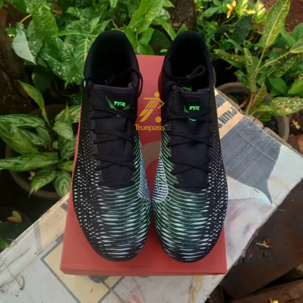 PUMA FUTURE 8 PLAY