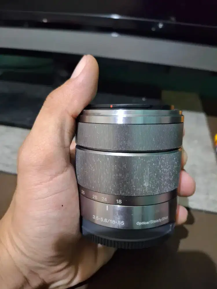 Sony 18-55 f 3.5-5.6 optical steady shot