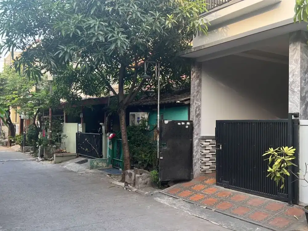 Dijual rumah cantik terawat langsung huni, di Bekasi Selatan