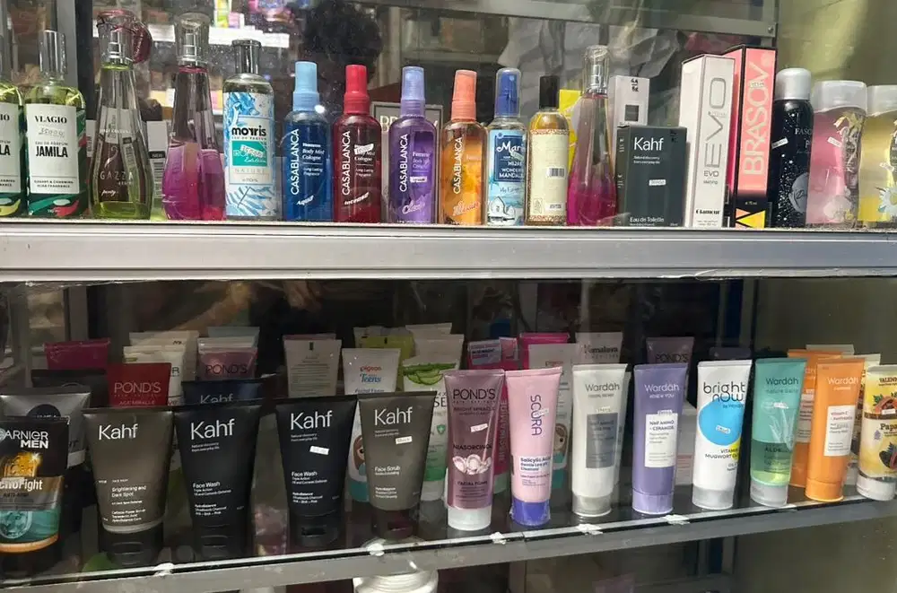 Alihkan barang kosmetik,