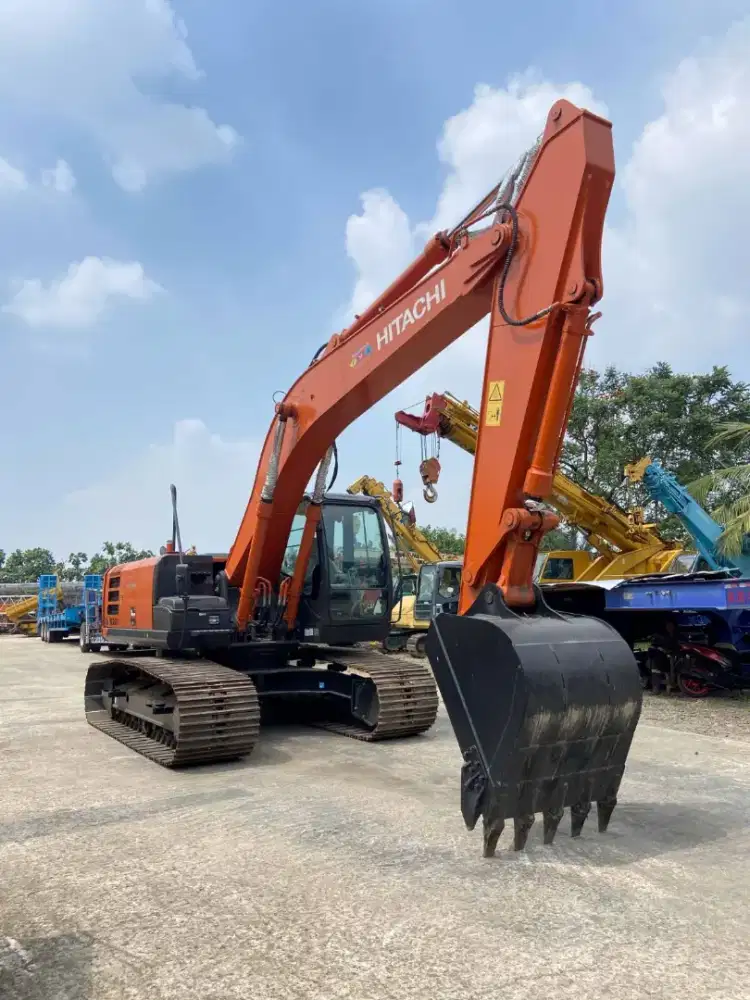 Hitachi Zaxis200-5G Tahun 2024