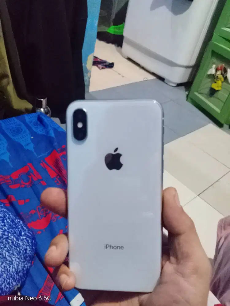 JUAL IPHONE X 256GB warna putih,