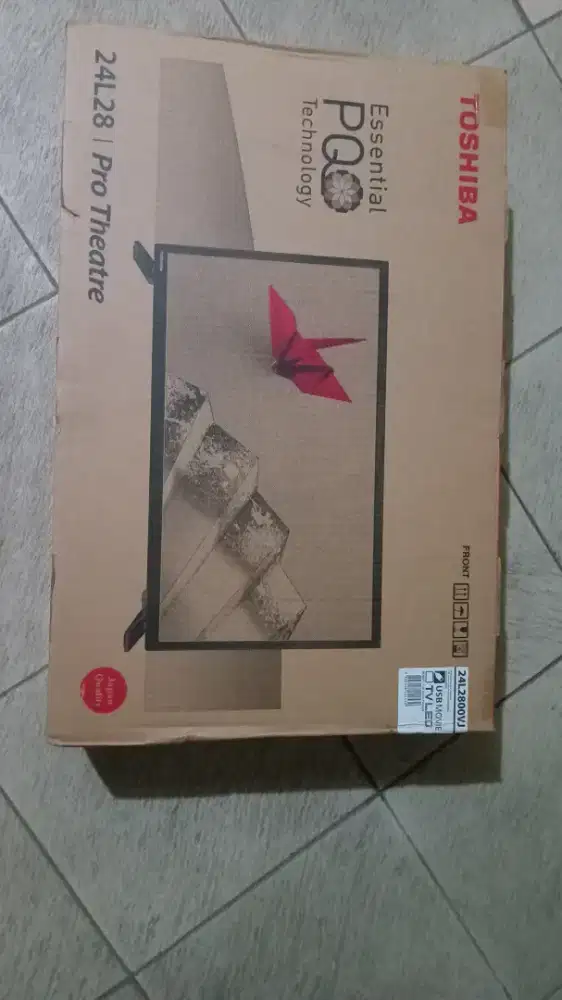 Tv lcd toshiba kondisi rusak baclight barang mulus lengkap plus dus