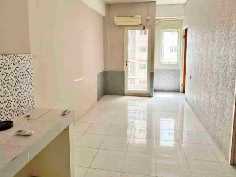 Di Sewakan Puncak Dharmahusada 2BR Kosongan + AC + Wallpaper