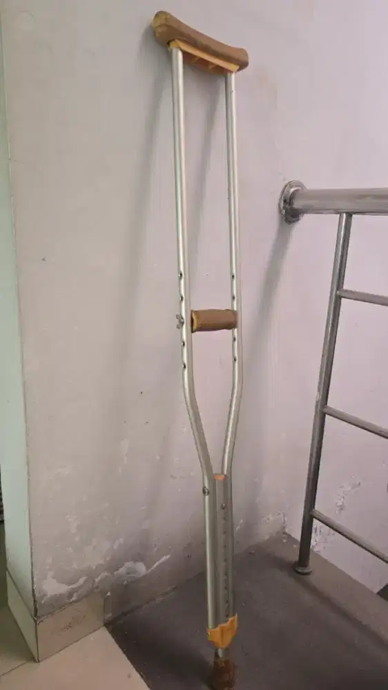 Tongkat Kruk 1 pcs