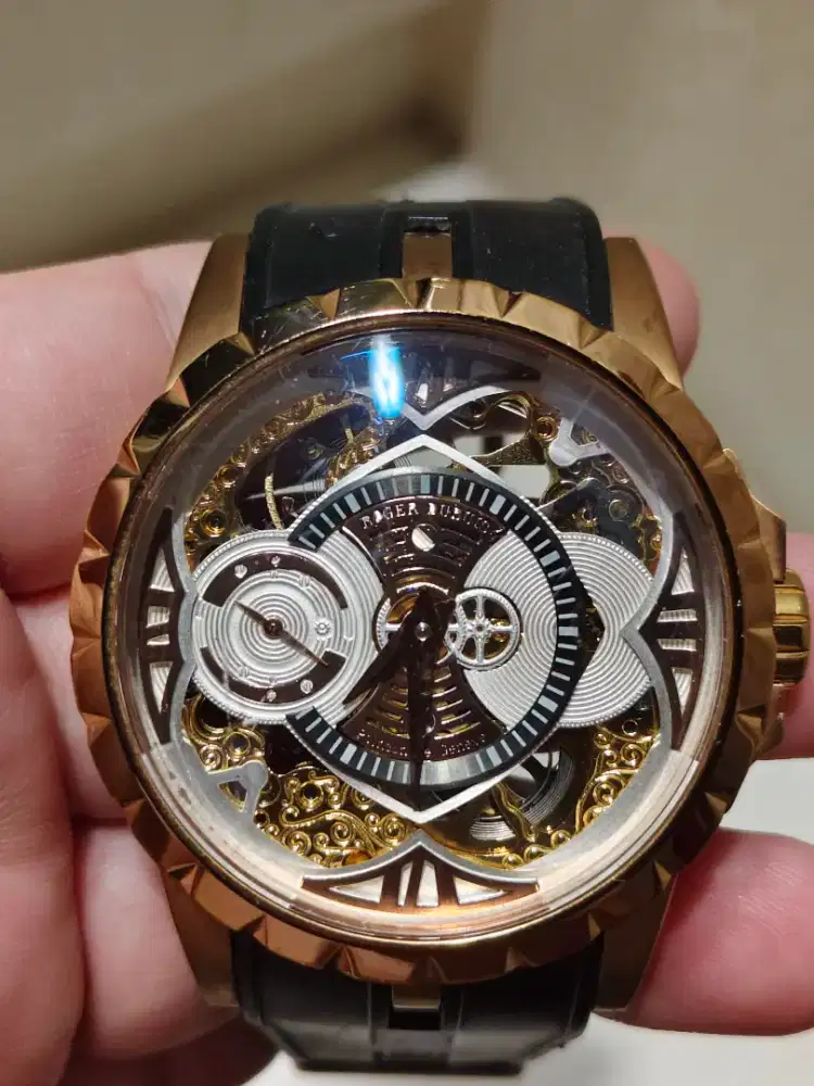 Jam tangan mewah automatis