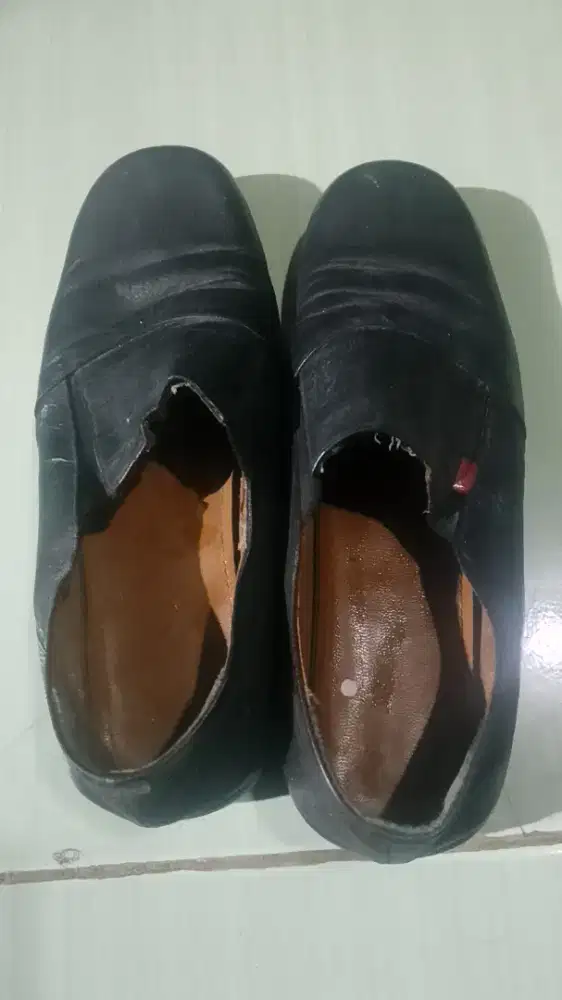 Sepatu pantofel wanita Kickers