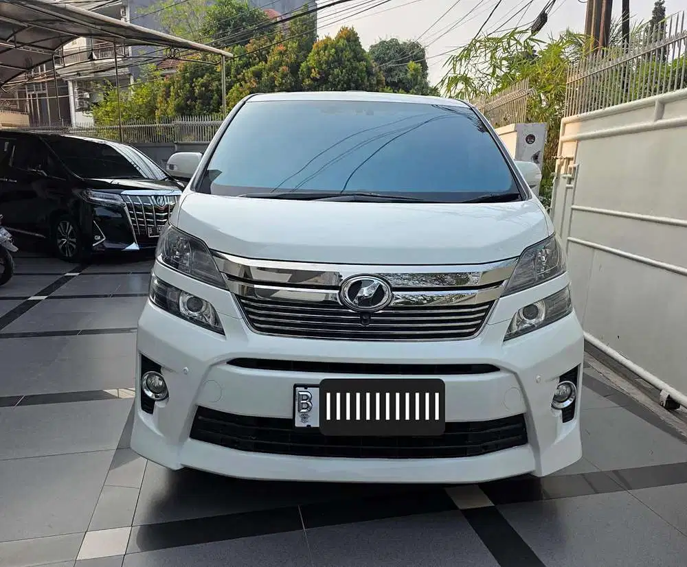 Toyota Vellfire ZG Premium Sound 2013 , km 62rb asli full record