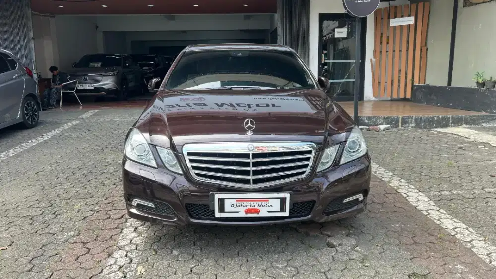 MERCEDES BENZ E250 2010